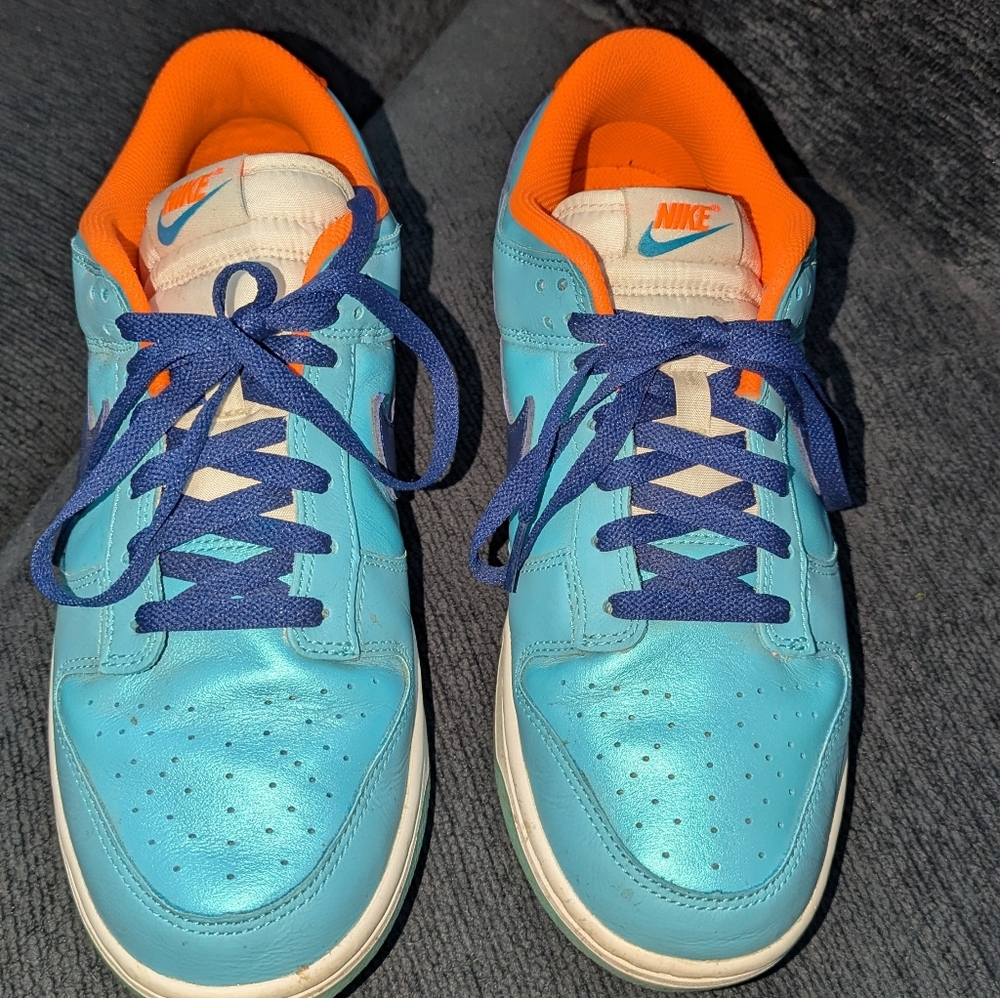 Nike Turquoise and Orange Athletic Shoes